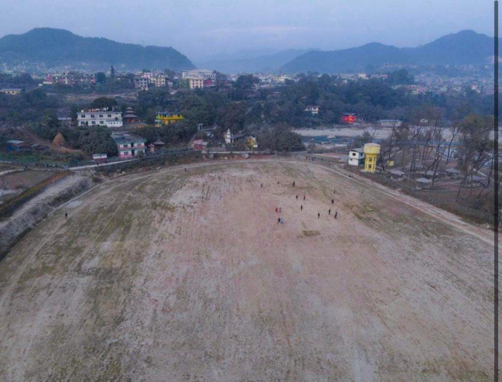 श्रमदान गरेर बनाएको खेल मैदानलाई रङ्गशाला बनाइँदै