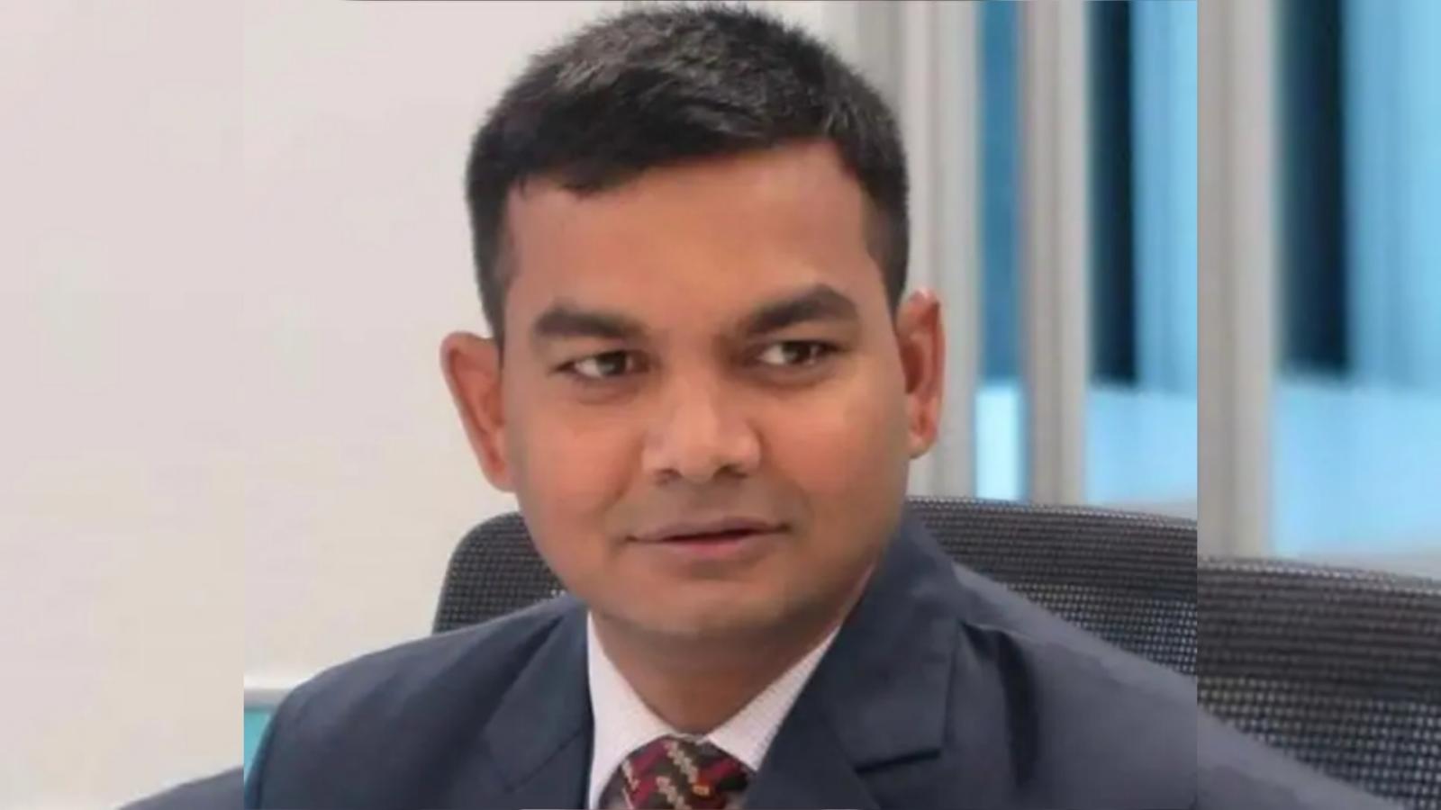 प्रधानमन्त्रीलाई मोबाइलमा के सन्देश लेखेको भन्दै सचिव पुष्पकरलाई सात घण्टा सोधपुछ